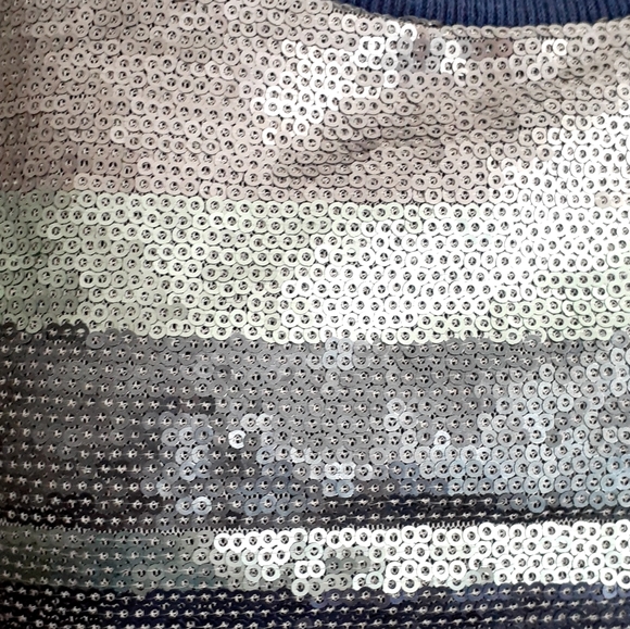 Victoria secret squins sweater size Large. - Picture 5 of 8